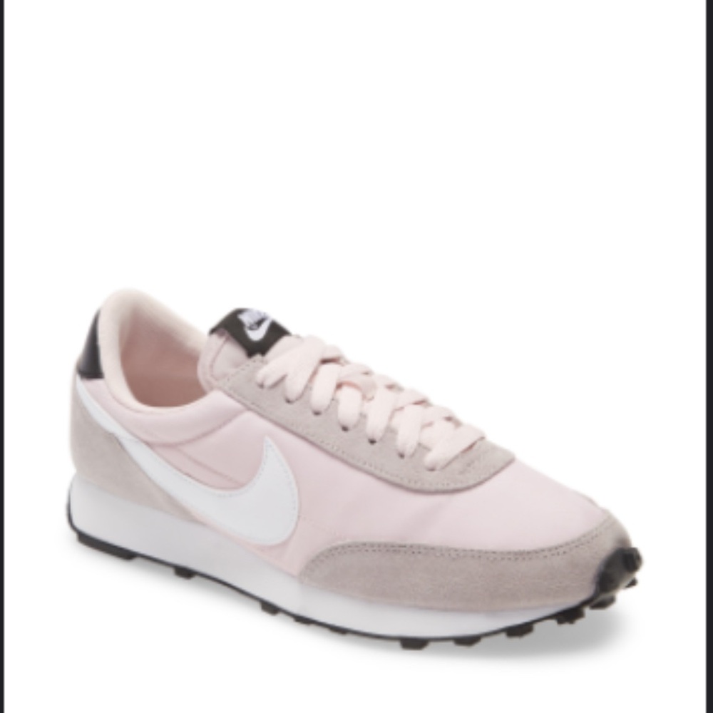 Nike Daybreak Sneaker (Women)